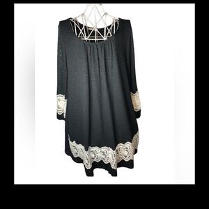WOMENS  EASEL FLOWY BLACK with LACE DRESS/TUNIC LARGE